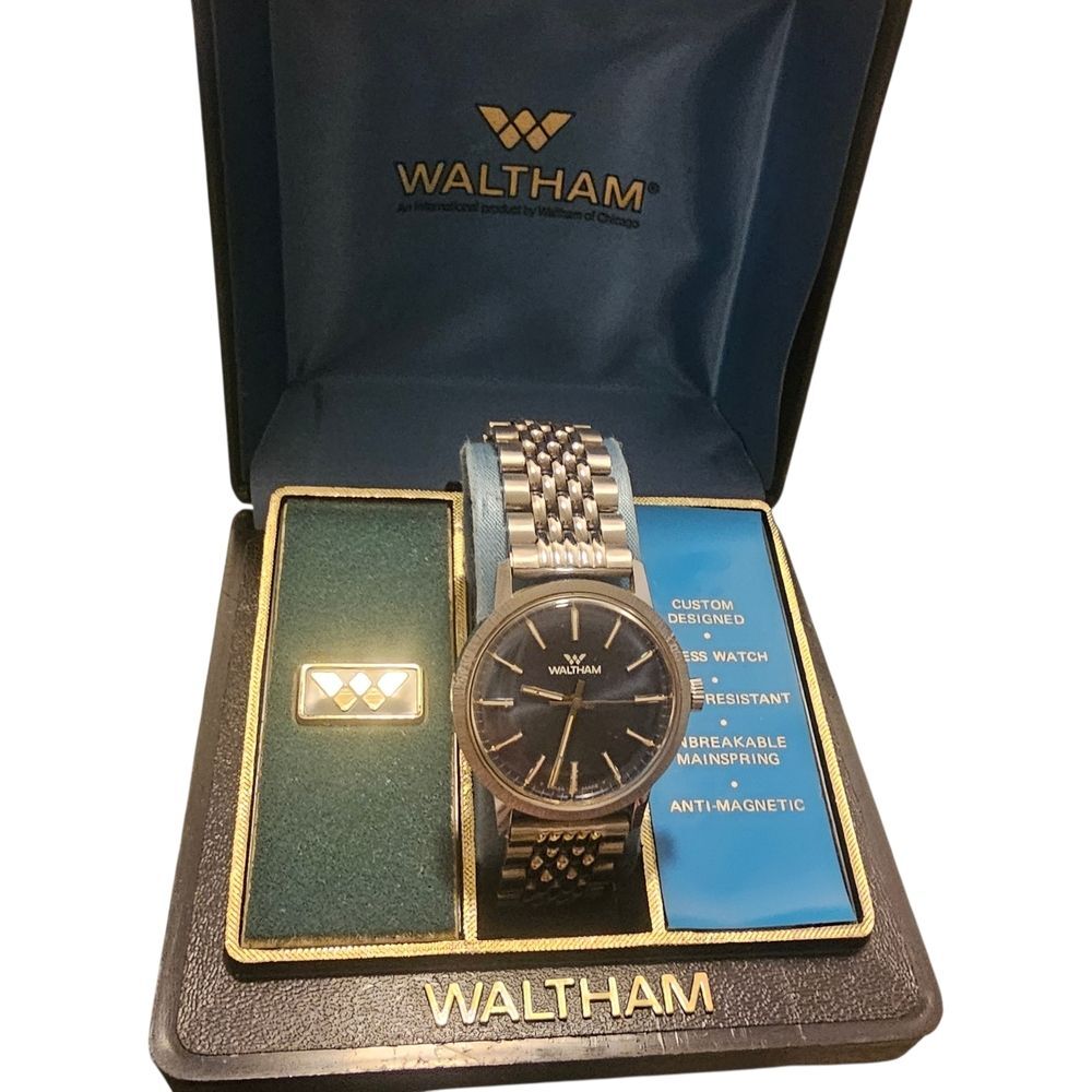 Vintage New Waltham wristwatch  1960s - 1970s